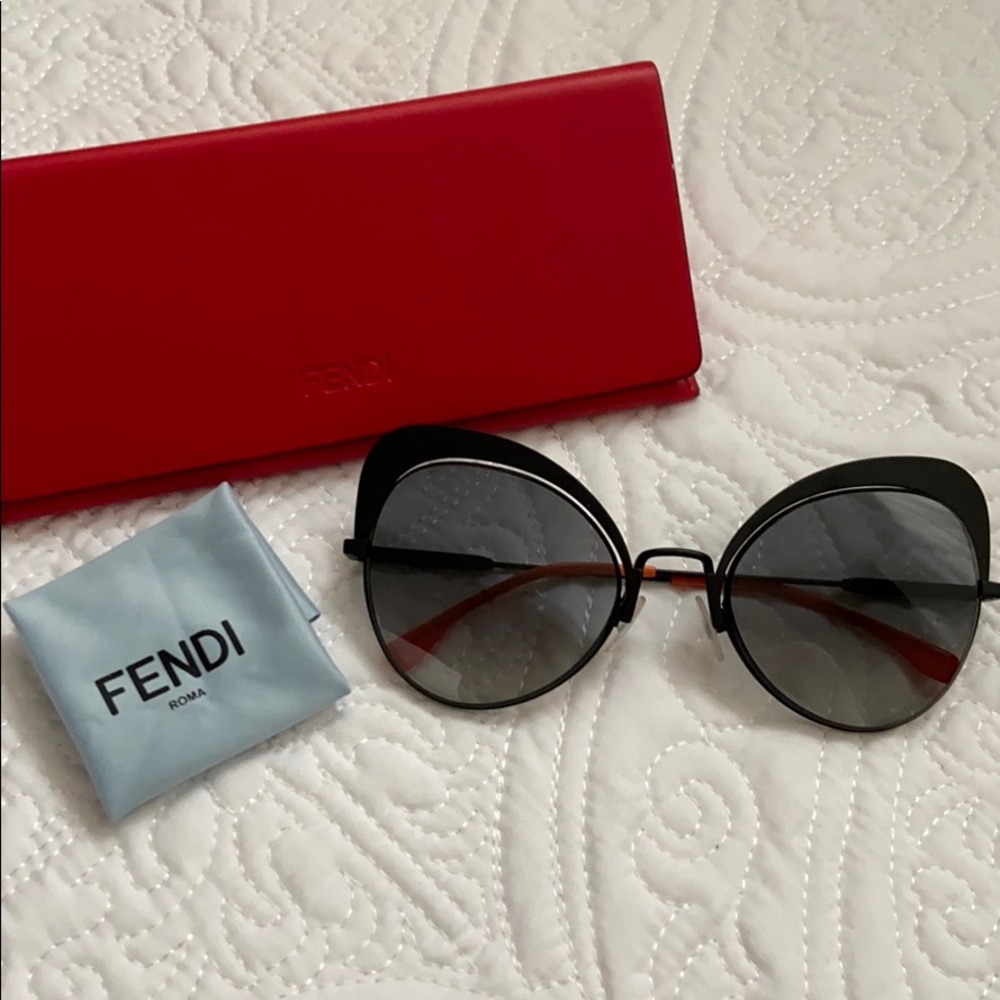 FENDI SUNGLASSES 🧡 - Picture 4 of 8